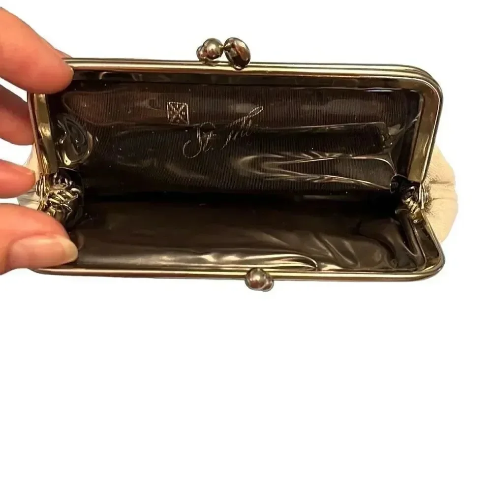 Saint Thomas metal clasp coin purse